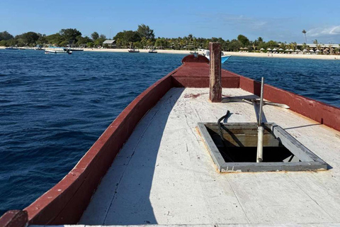 Gili Islands: Island-Hopping Tour with glass bottom boat