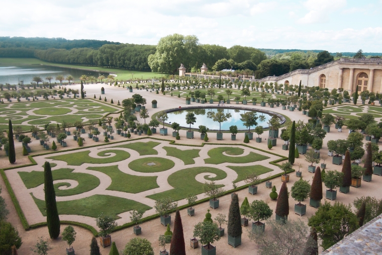 Depuis Paris : excursion d'une journée à Versailles en trainVisite guidée d'une journée avec jardins musicaux