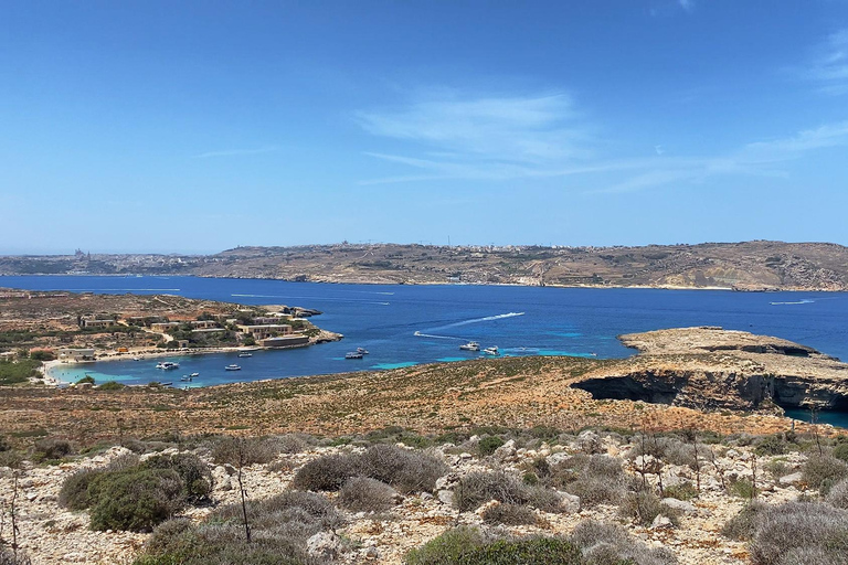 Comino: Blue & Crystal Lagoon Private Boat with Snorkeling
