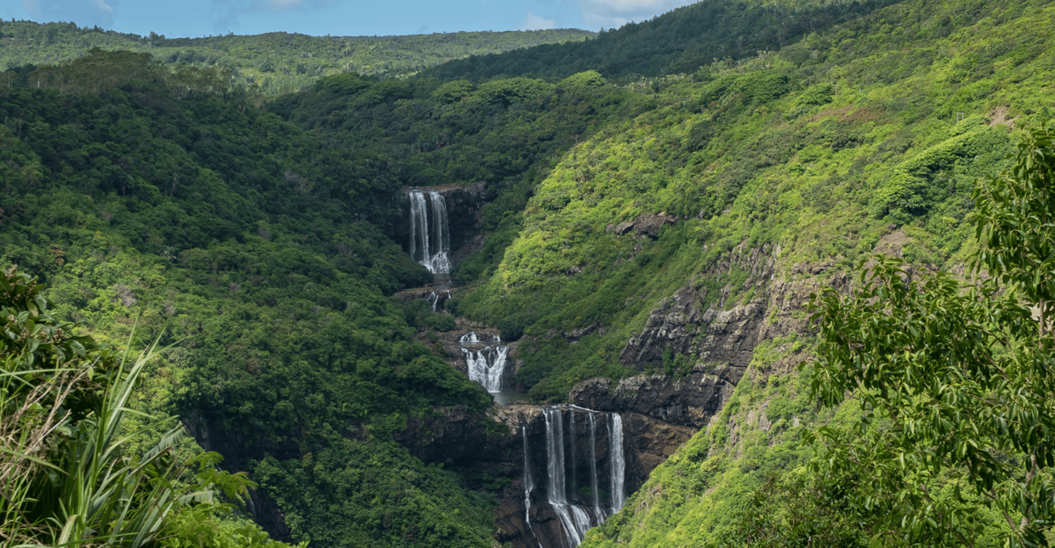 Tea Route - Dormant Volcano, Lakes, Tea Tasting & Lunch - Housity