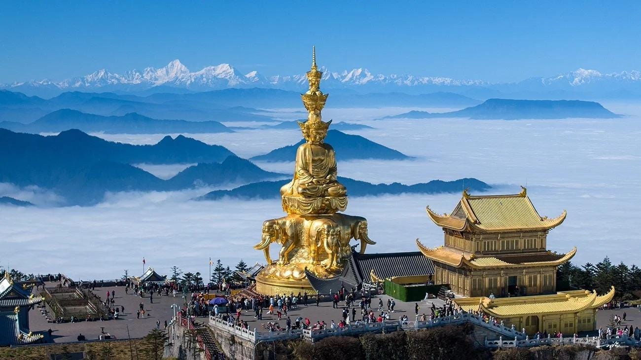 Goldener Buddha & Wolkenmeer: Private Tour zum Berg Emei