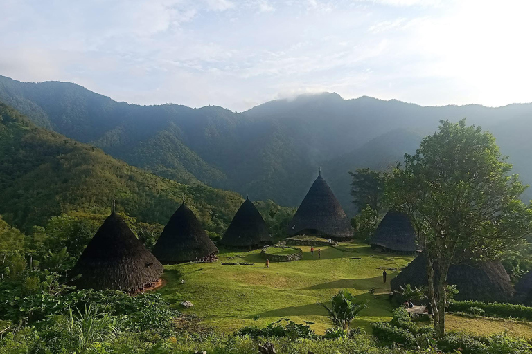 Labuan Bajo Taxi ADVENTURE WAE REBO 2D1N