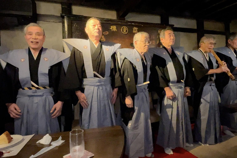 Kanazawa: Taiko Drum Workshop Tour with Sake Brewery Meal