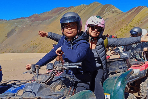 Da Cusco: Tour in ATV alla Montagna dell&#039;Arcobaleno con pastiATV personale