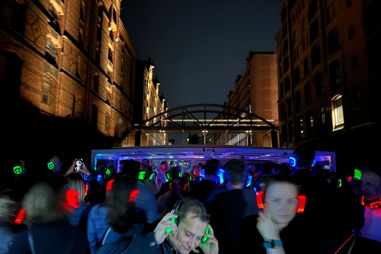 Hamburg: Silent discoparty ombord för att fira Hamburgs hamns 836:e födelsedag