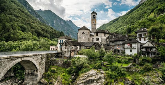 Lucerne: Verzasca Valley Private Day Trip with Guide