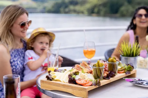 Biggesee: Bootstour mit herzhaftem Vesper-Buffet