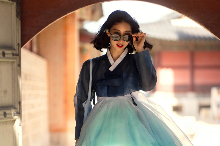 Seoul: Modern Hanbok Dress Photoshoot Gyeongbokgung Palace