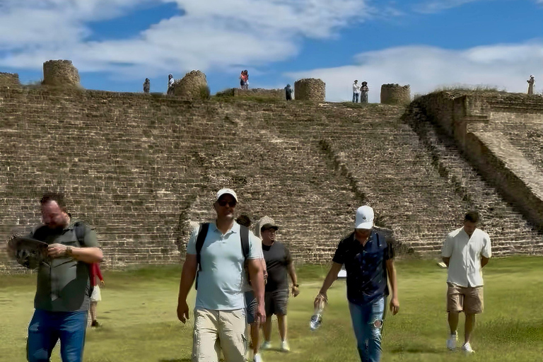 Oaxaca: Premium Monte Alban and Master Artisans Tour Oaxaca: Premium Monte Albán and Master Artisans Tour