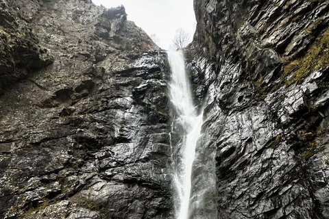 Kazbegi: Gveleti Waterfall 4x4 Jeep Tour & Guided Hike