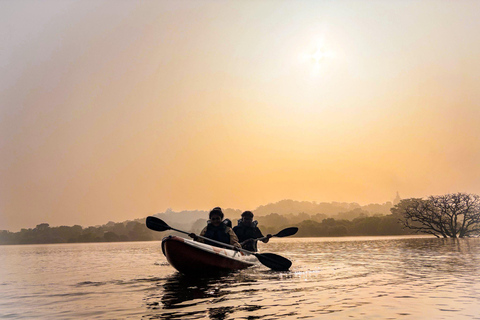 Sigiriya to Trincomalee: Kayaking & Floating Restaurant Tour