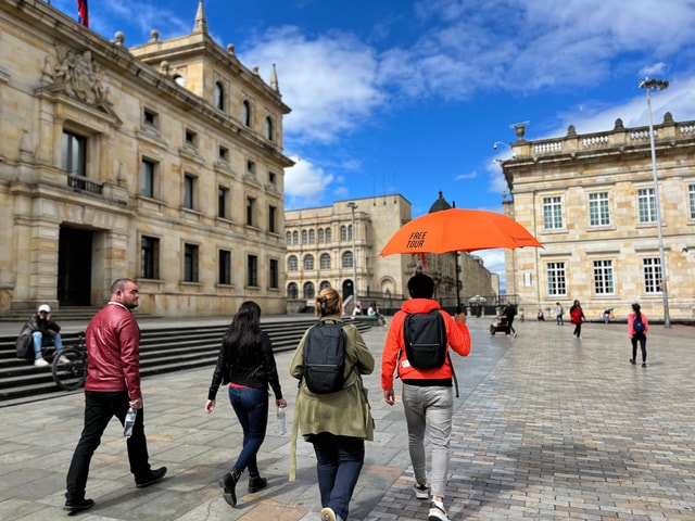 Bogotá: Historic Center and Graffiti Shared Walking Tour