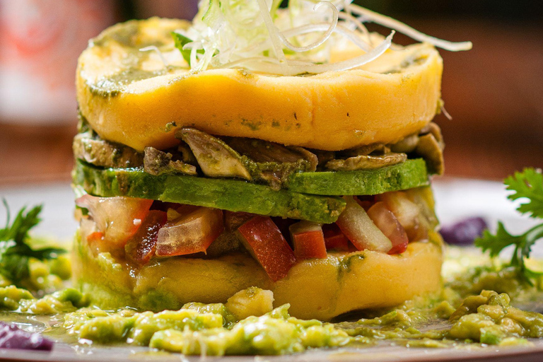 Learn how to prepare the most iconic dishes of Peruvian cuisine. Shared tour