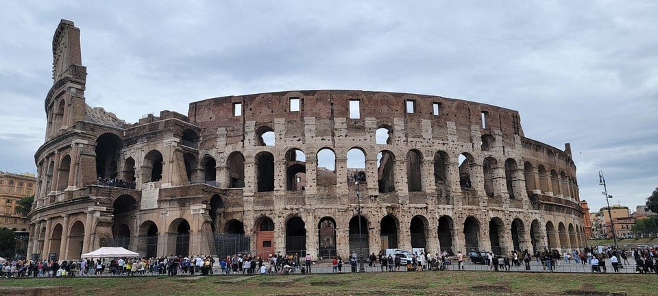 VIP-Kolosseum-Arena mit Forum Romanum: Kleingruppe mit 6 Personen VIP-Kolosseum-Arena ...