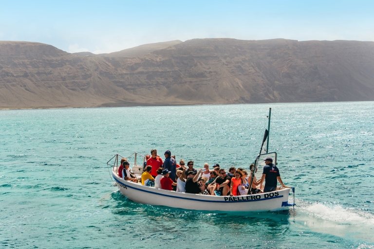 La Graciosa : Croisière sur l'île avec déjeuner et activités nautiquesLa Graciosa : croisière en catamaran de luxe et déjeuner