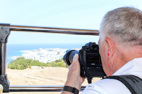 Rodos: hop on, hop off-bezienswaardighedentourRodos: hop on, hop off-bezienswaardighedentour rode bus