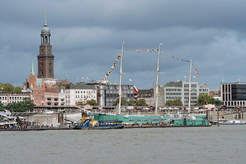 Hamburg: One Hour Traditional Harbor Cruise