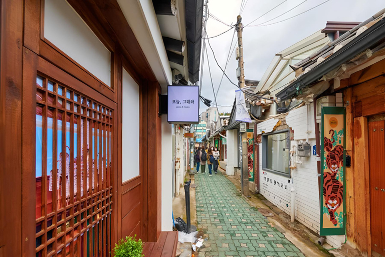 Seoul: Jongro UNESCO Heritage Small Group Walking Tour English Guide