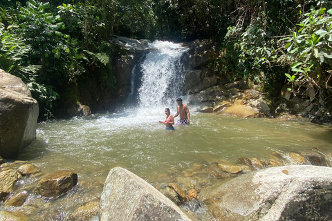 Medellin: vattenfall och naturliga pooler tur