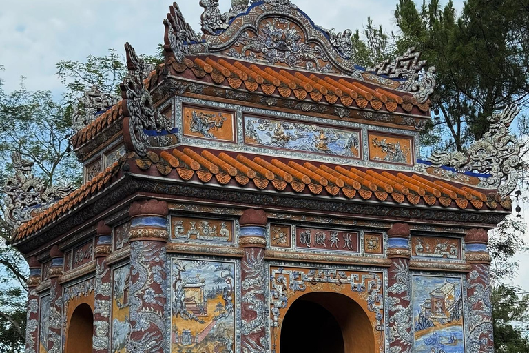 Hue: Royal Tombs Tour with Thuy Xuan Incense Village Visit 3 Royal Tombs: Minh Mang-Khai Dinh-Tu Duc & Incence Village