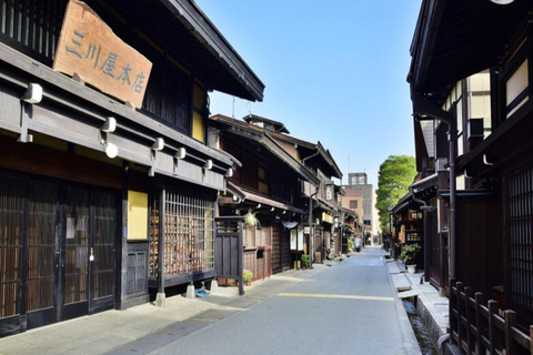 Nagoya: Shirakawa-go, Takayama & Snow Wall 2-Day Tour 1 person 1 room
