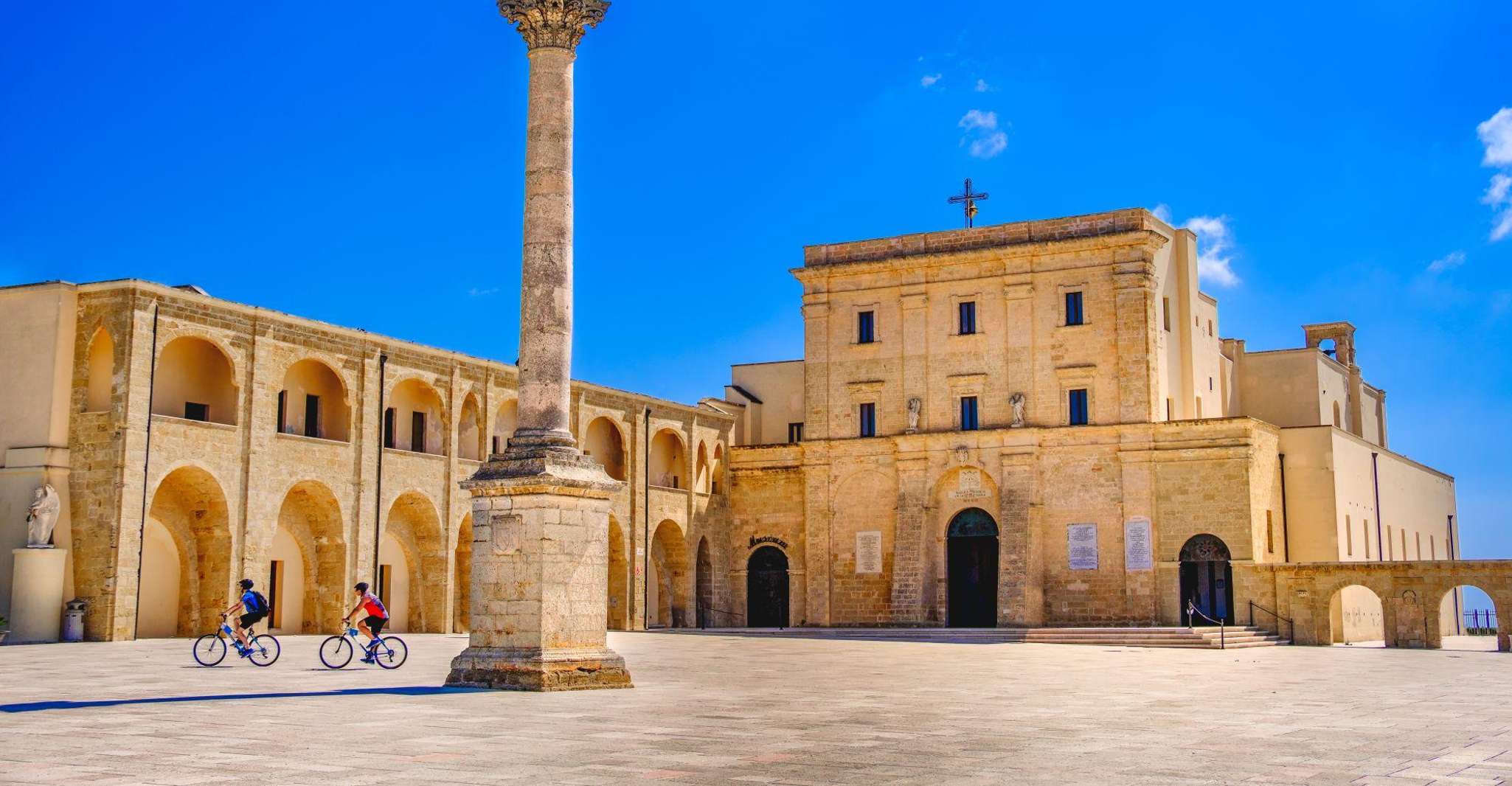 Lecce, Tour Salento coast to coast - Housity