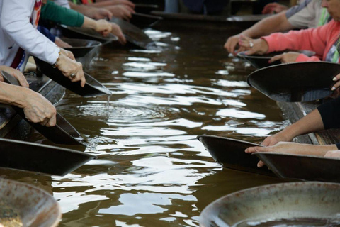 Fairbanks: Riverboat, Gold Rush, and Pioneer Park Day Trip