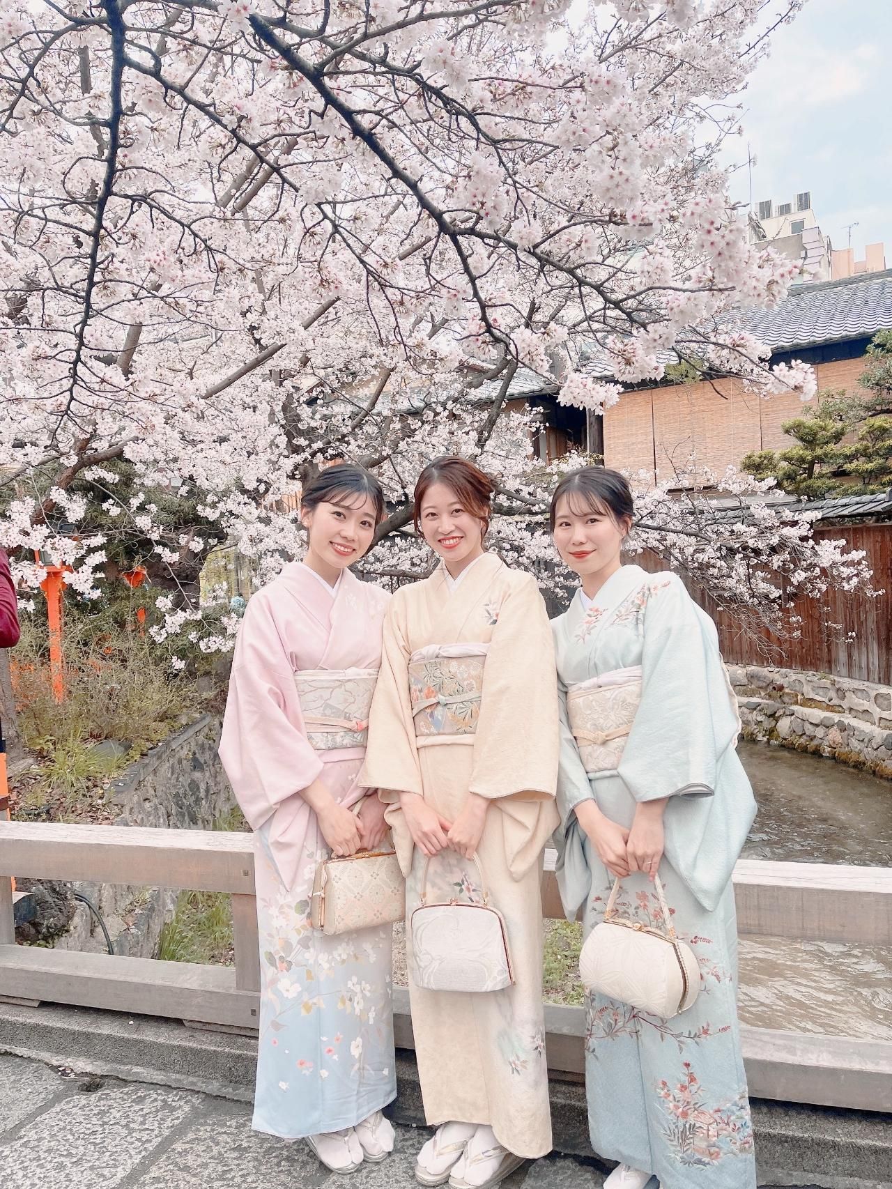 Kanazawa: Familienfreundliches Kimono- und Yukata-Erlebnis bei WARGO
