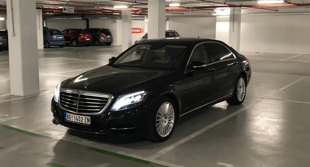 Belgrade: Luxury Limo Service with Chauffeur