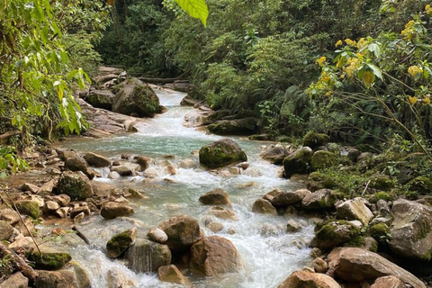 Da San Jose: Tour delle cascate e delle caverne fuori dal sentiero battuto