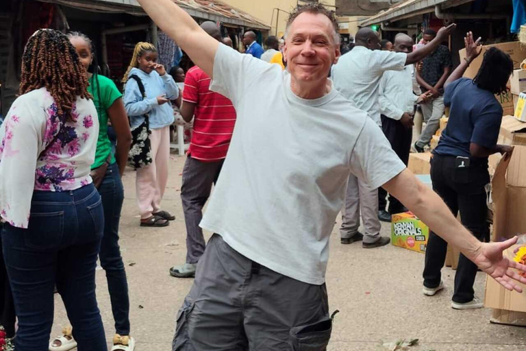 Tour a pie por la ciudad de NairobiNairobi: tour a pie guiado por la cultura y la historia