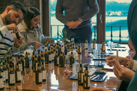 Amman: Women's Trip - Perfume Workshop and Cultural Tour