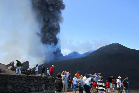 Etna: Escursione in Jeep e trekking adatta a tutti.Scarpe e Giacca gratis