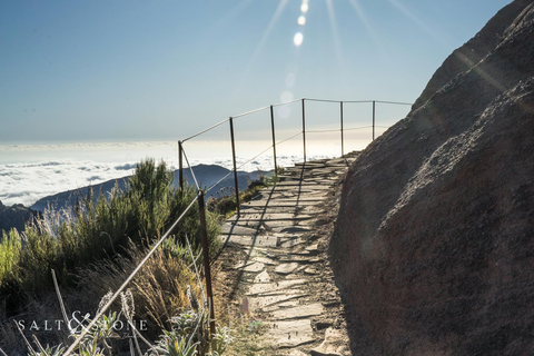 PR1/Pico do Arieiro tour with Premium transfer - round trip PR1/Pico do Arieiro tour transfer - round trip-Meeting point