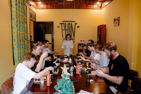 Da Nang: Hands-On Vietnamese Coffee Class with Local Host