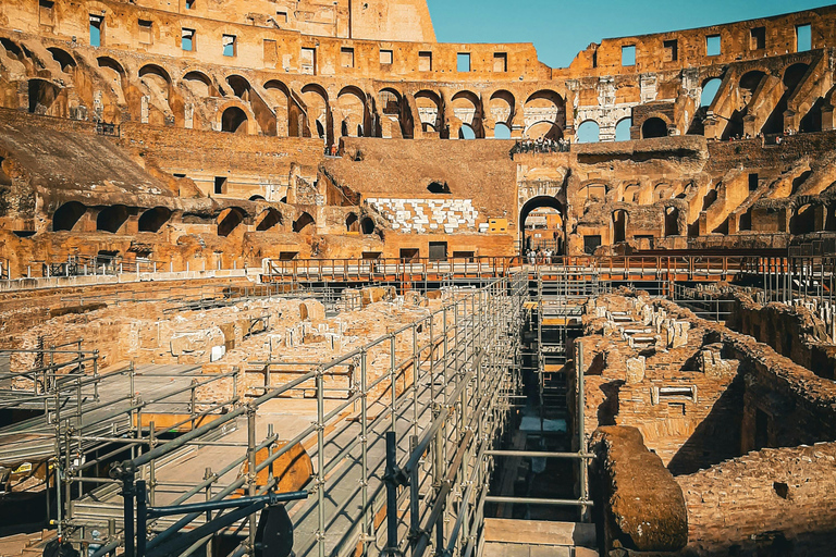 Rome: Self guided tour with app Colosseum and Roman forum Rome: Audio guide self tour Colosseum and Roman forum
