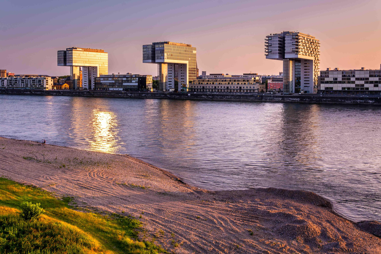 Fotografia o zachodzie słońca i w niebieskiej godzinie – spacer fotograficzny po KoloniiFotografia zachodu słońca i niebieskiej godziny – spacer fotograficzny po Kolonii