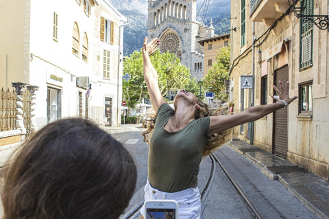 Palma: Inselrundfahrt auf Mallorca mit Boot, Zug und BusPalma: Mallorca Island Tour per Boot, Zug und Bus