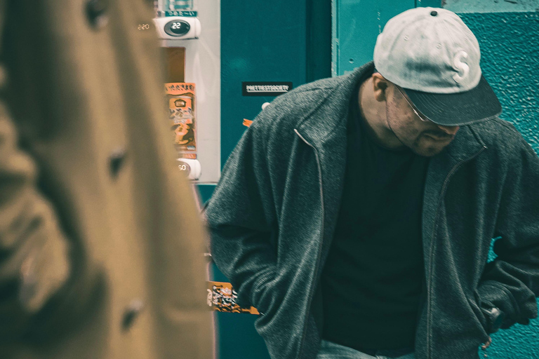 Tokyo: Private Shibuya Neon Lights Photo Tour