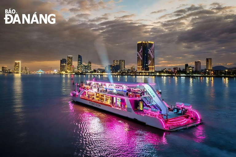 Da Nang Night River Cruise with Dinner & Dragon Bridge Dinner On Cruise With Shared Table & Without Pick-Up