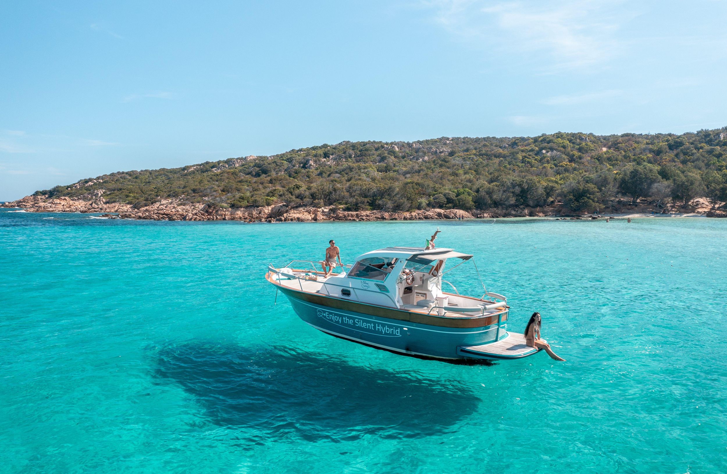 Palau: Hybrid-Öko-Bootstour an der Costa Smeralda mit Aperitif