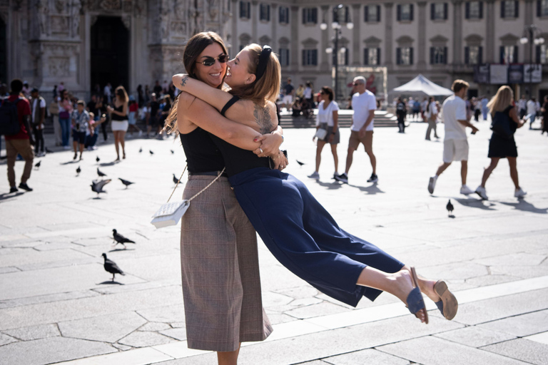 Milan: Professional Photoshoot with 25 photo + 2 videos