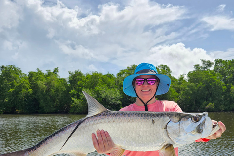 San Juan: Tarpon Fishing Charter with Guide