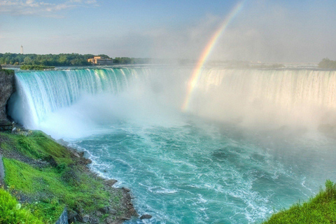 Toronto: Niagara Falls Tour with Boat, Behind Falls & Tower Toronto: Niagara Falls Tour with Boat, Behind Falls & Tower