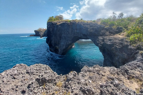 Nusa Penida : Visite guidée d&#039;une journée avec un chauffeur local comme guide