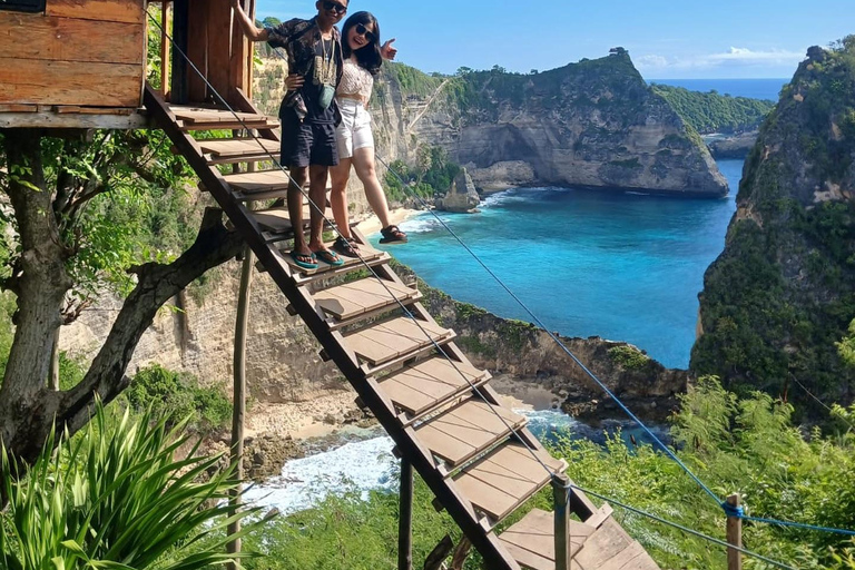 From Lembongan: Private Highlights East and West Nusa Penida Hotel Transfer from Lembongan Area