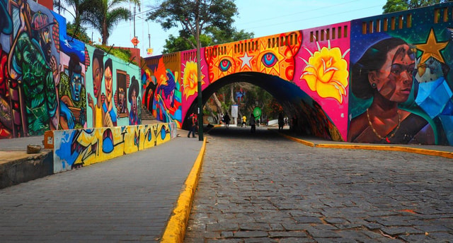 Lima : Tour of colourful and bohemian Barranco and Callao