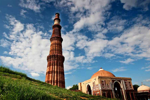 Excursão particular de 1 dia ou de meio dia pela cidade de Nova Délhi e pela cidade antigaTour guiado na cidade de Old Delhi, com tudo incluído, de carro