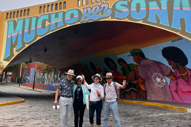 Lima: Private Tour of Barranco, La Herradura, and the Pachacámac Sanctuary