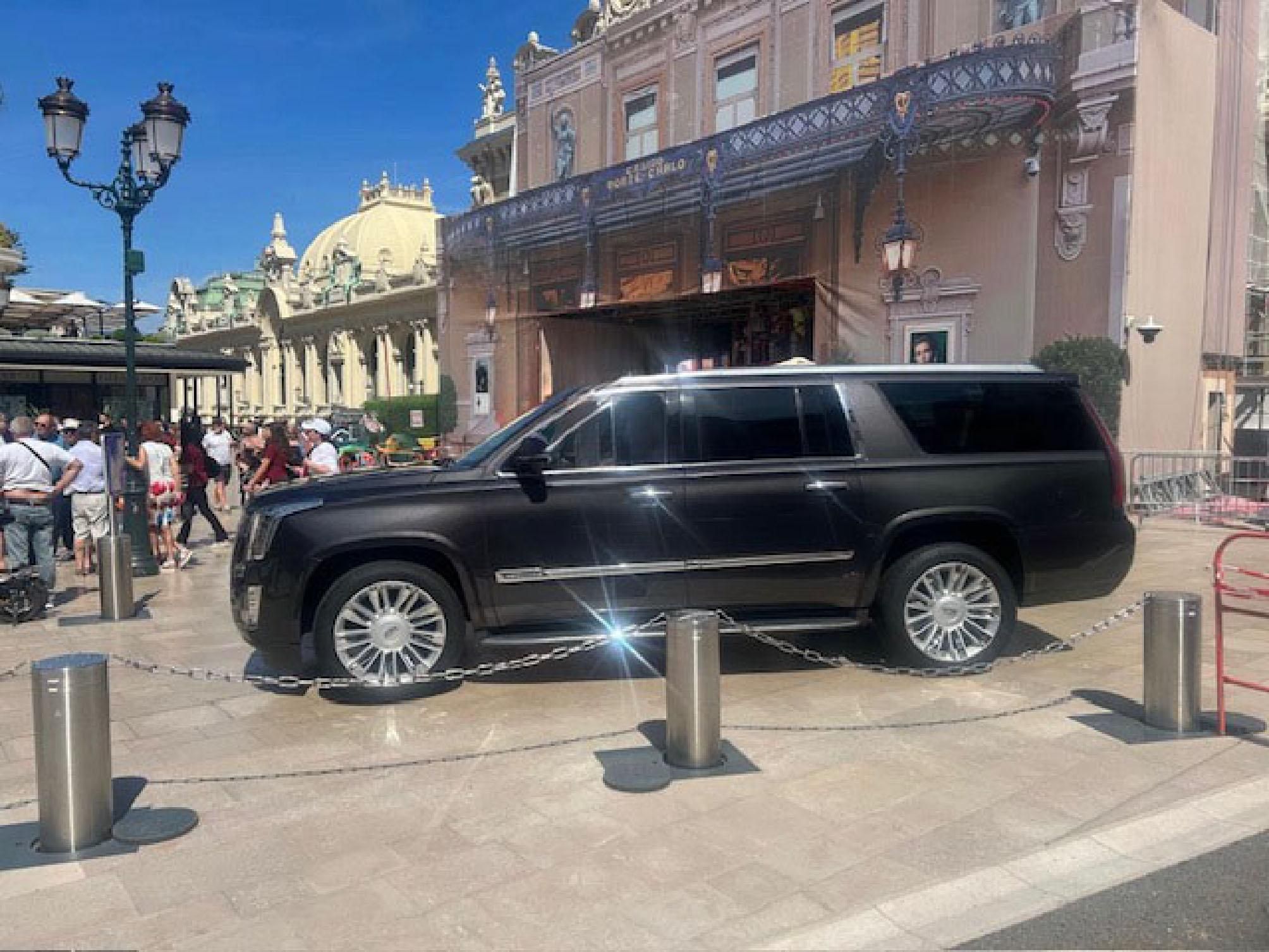 Nizza: Monaco, Le Rocher, Èze-Fragonard Tagestour im Cadillac Escalade